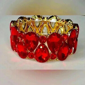 Red Teardrop Stretch Bracelet